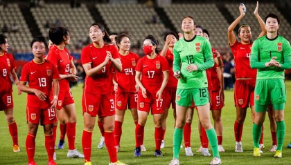 bsports必一- 沃尔夫斯堡女足欧冠夺冠，男足发贺电  